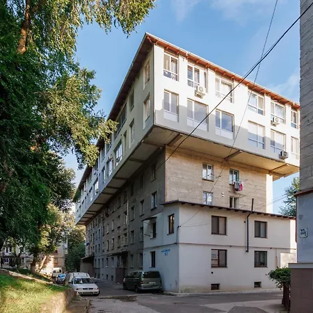 Quiet 1Br Retreat 2Min To Transit And Shops Apartment Chisinau Exterior photo